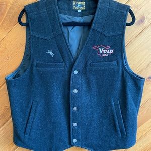 100% Virgin Wool Vest. Black, Wyoming traders. Large. VitaLix Logo. Sharp Vest.